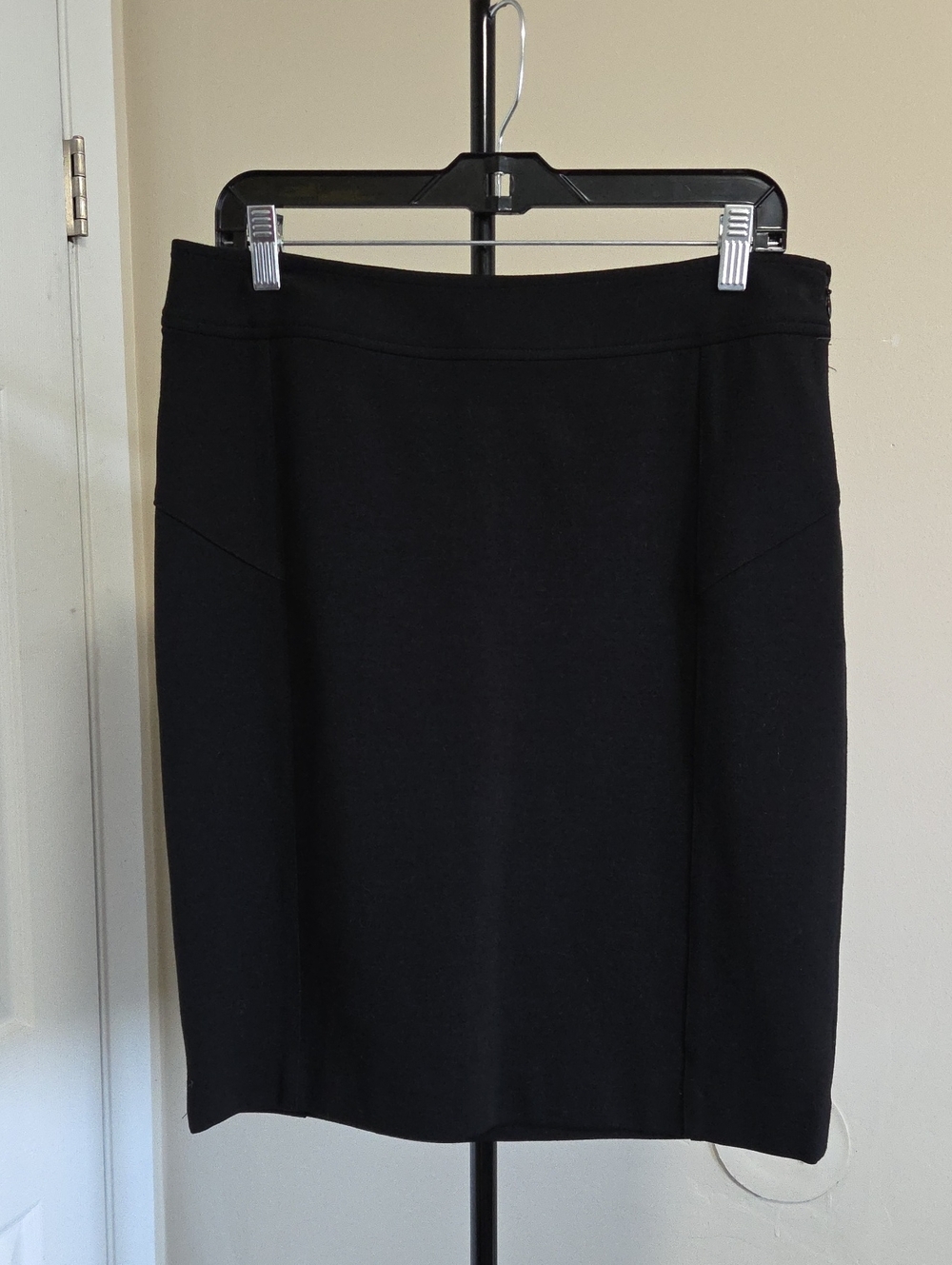Lord & Taylor Black Pencil Skirt — Sleek Office Staple